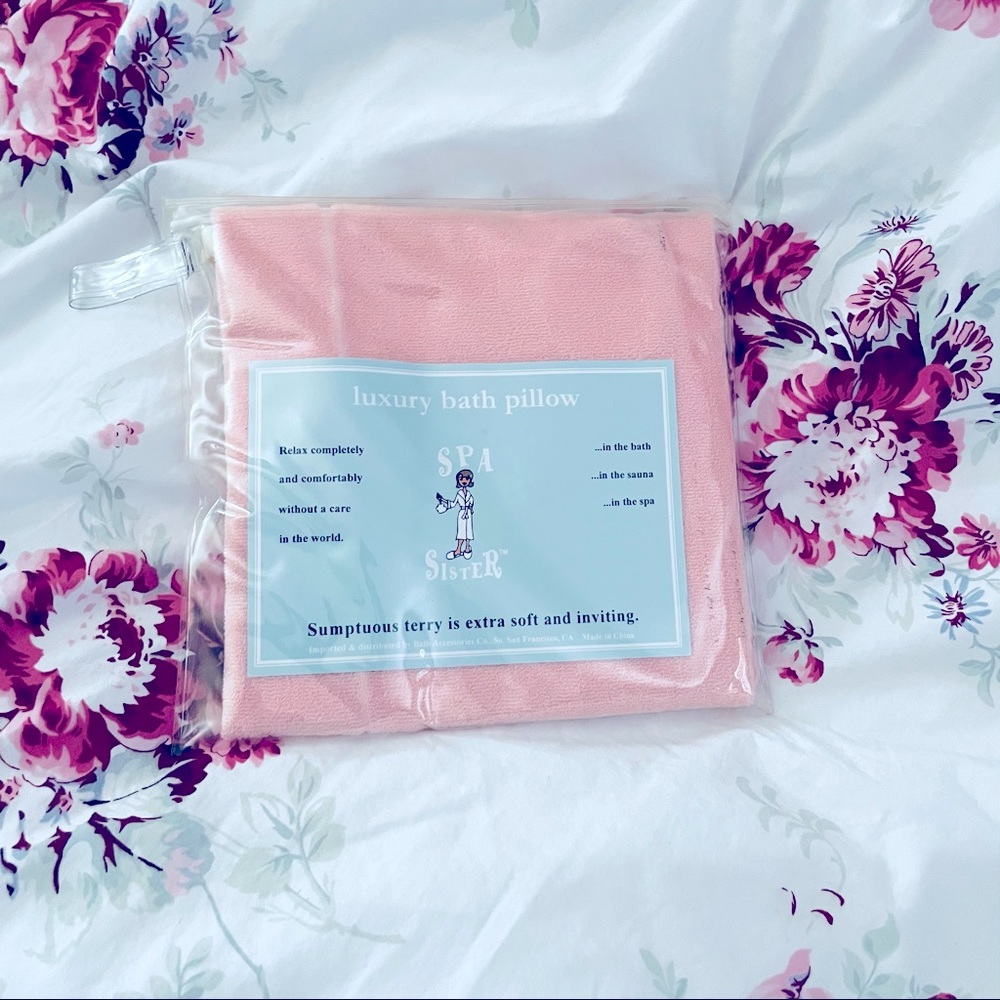 ✨FREE✨ NEW Spa Sister Luxury Pink Bath Pillow